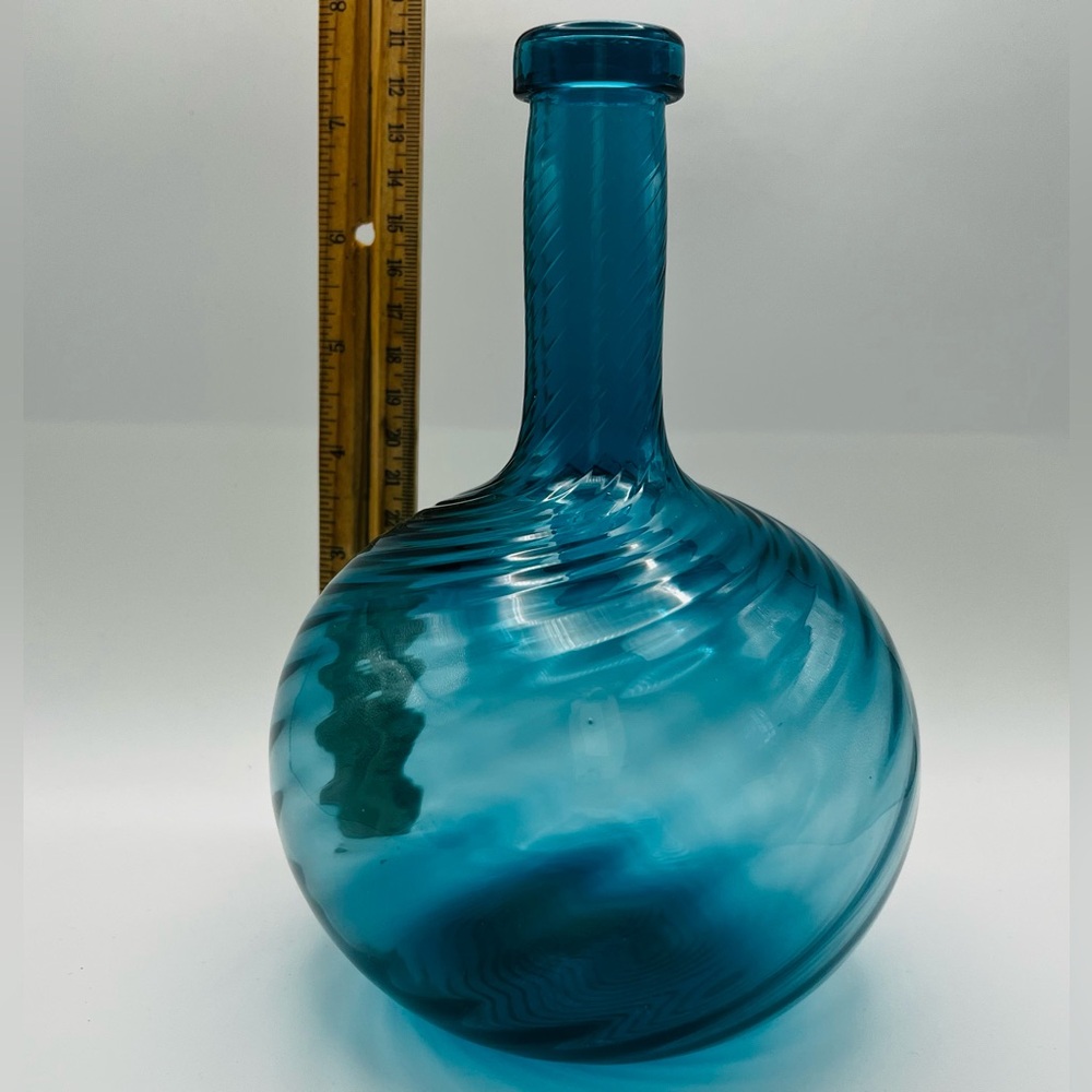 Pairpoint hand blown aqua glass bottle w swirl ribs & open pontil 7.25” tall